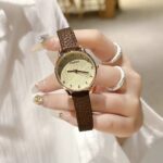 ⁦ساعة نسائية ماركة Kaqinuo بحزام جلد رقيق وبخمس الوان مختلفة⁩ - الصورة ⁦2⁩